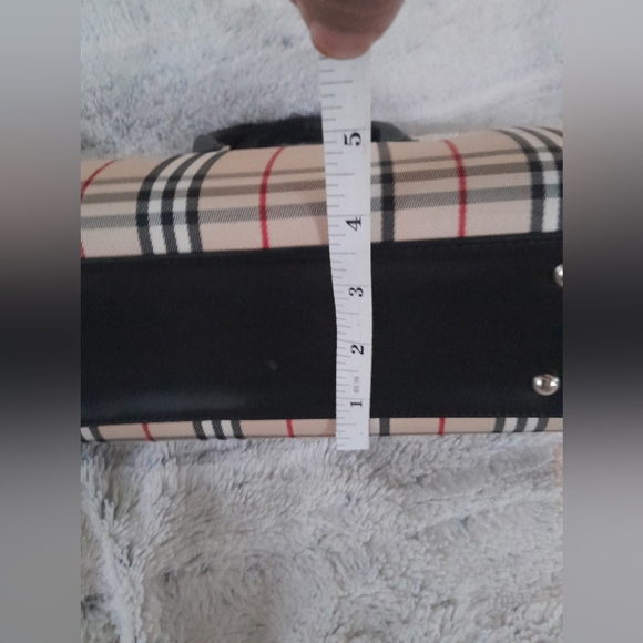 Vinrage Burberry london Beige Plaid Handbag - Picture 11 of 15